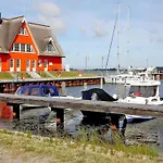 Lotsenhaus Am Breetzer Bodden *