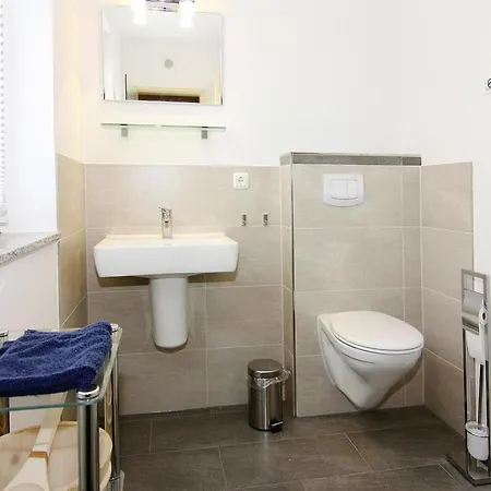 Lotsenhaus Am Breetzer Bodden *