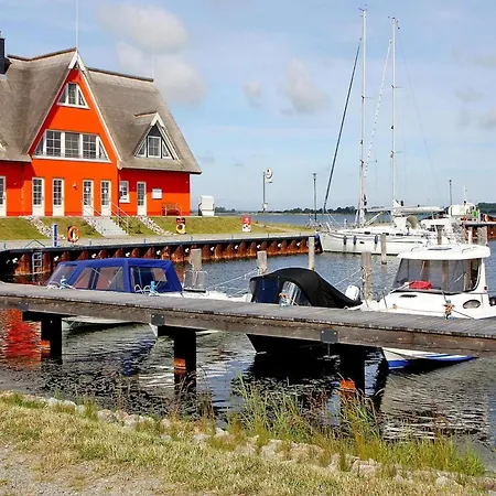 Lotsenhaus Am Breetzer Bodden *