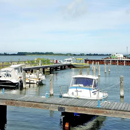 度假居 Lotsenhaus Am Breetzer Bodden Vieregge