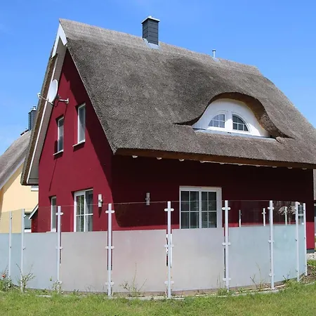 Lotsenhaus Am Breetzer Bodden *