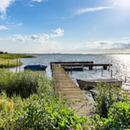 Lotsenhaus Am Breetzer Bodden *