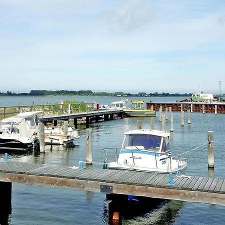 Lotsenhaus Am Breetzer Bodden 度假居 Vieregge